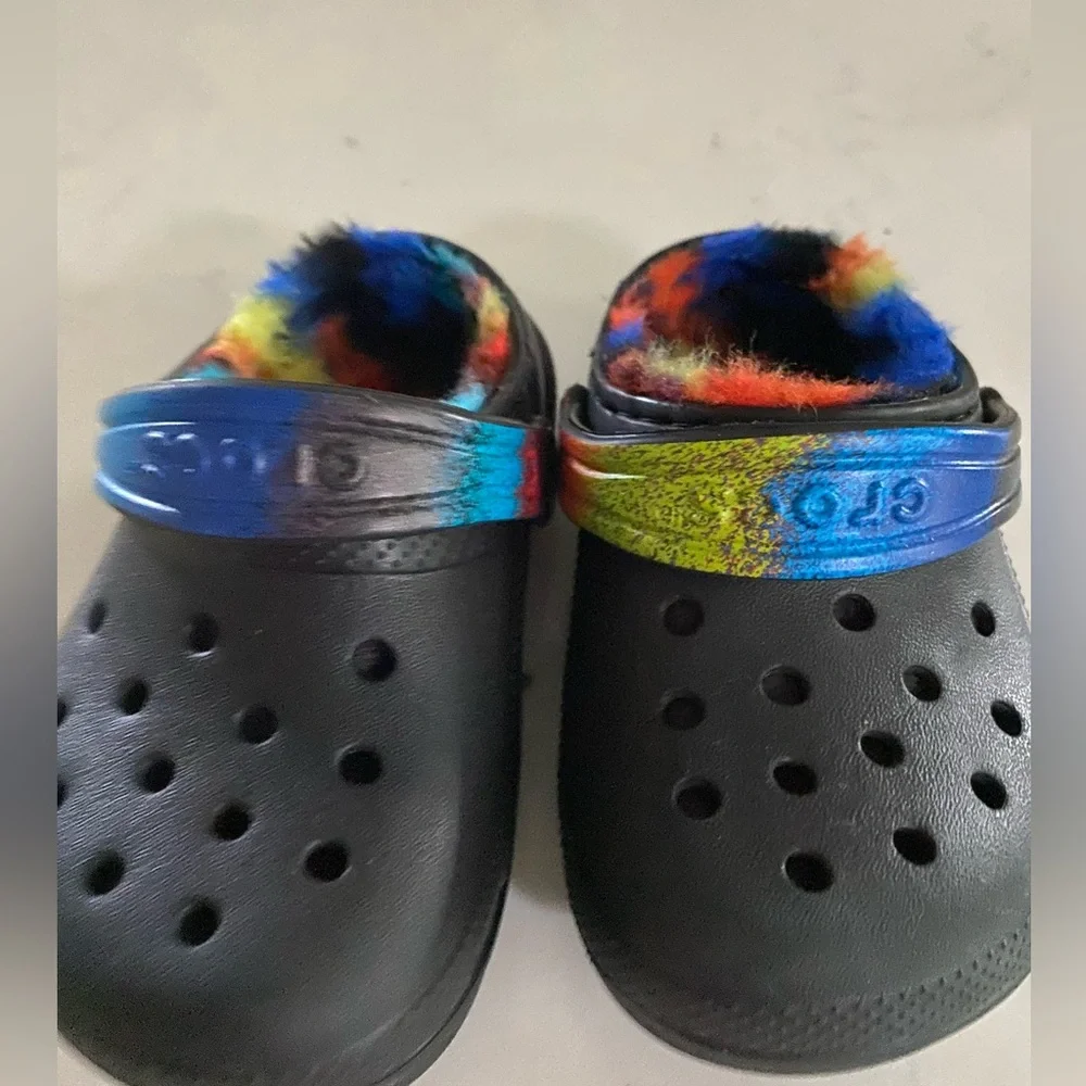 CROCS reposhing this